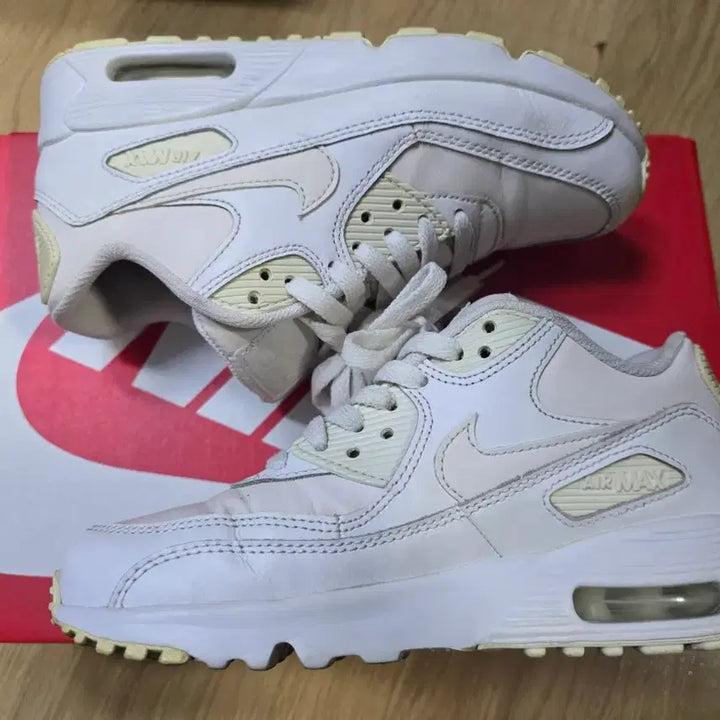 [BUNJANG] Nike Air Max 90 White Sneakers / 나이키 에어맥스90 화이트 235 판매