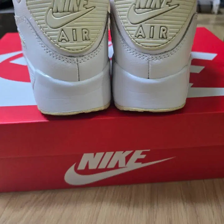 [BUNJANG] Nike Air Max 90 White Sneakers / 나이키 에어맥스90 화이트 235 판매