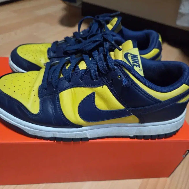 [BUNJANG] Nike Dunk Low Yellow/Navy Sneakers / 나이키 덩크 로우 옐로우/네이비 스니커즈
