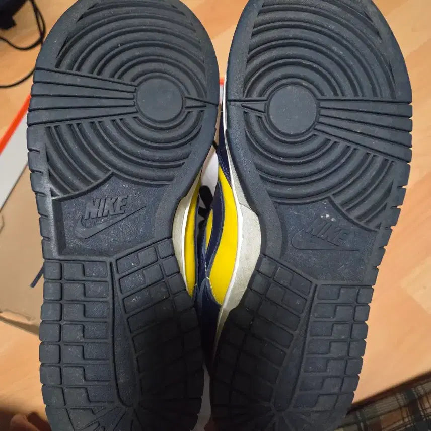 [BUNJANG] Nike Dunk Low Yellow/Navy Sneakers / 나이키 덩크 로우 옐로우/네이비 스니커즈