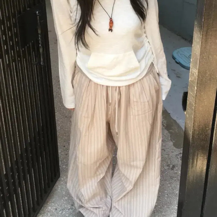 [BUNJANG] Ablie Antiz Route Hoodie Ivory / 에이블리 앤티즈 루트 후드티 아이보리