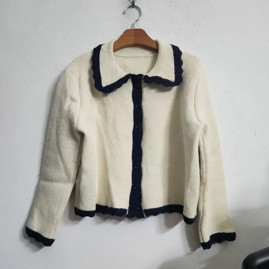 [SOLD OUT] 아이보리 카라 가디건