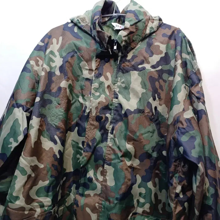 [BUNJANG] Military Camo Hooded Windbreaker Jacket / 밀리터리 카모 후드 바람막이 자켓110사이즈   63001