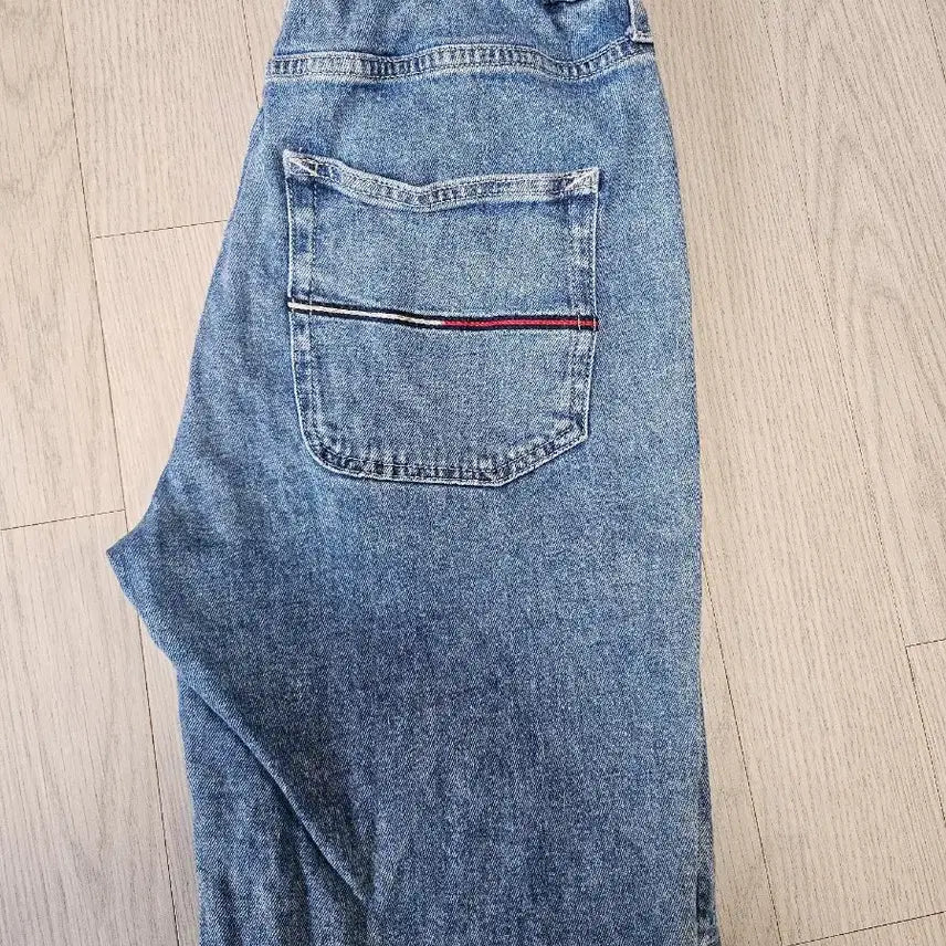 [BUNJANG] Tommy Hilfiger Bermuda Shorts / 타미힐피거