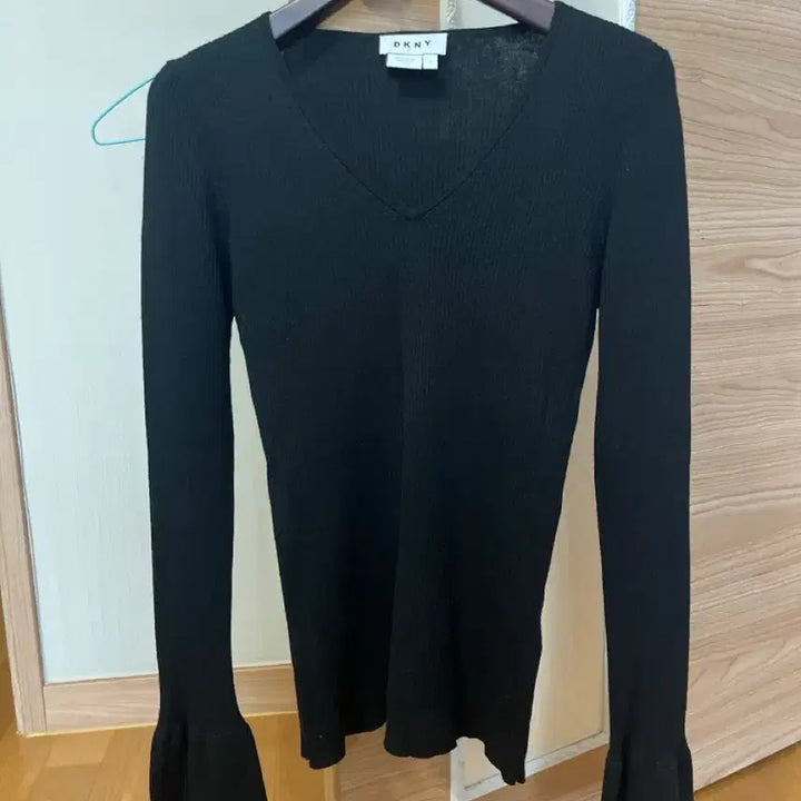 [BUNJANG] DKNY Ribbed Knit Long Sleeve Top / DKNY 블랙 골지 니트 긴팔티