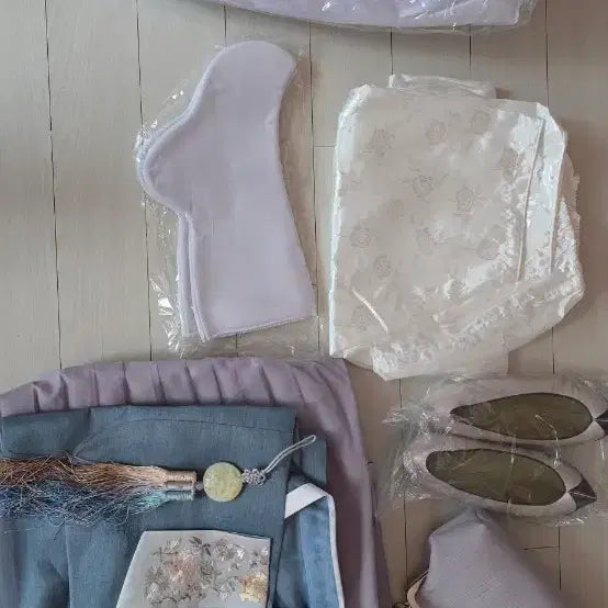 [SOLD OUT] 여성 한복 풀세트 (새상품)
