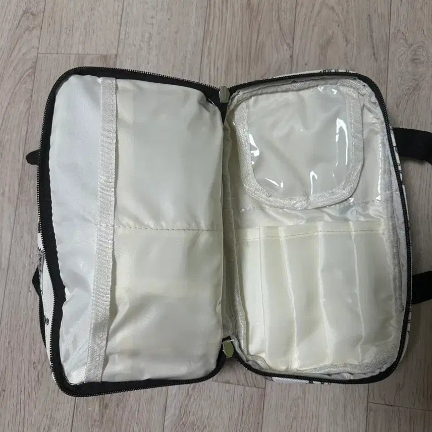 [BUNJANG] Hello Kitty Cinnamoroll Pouch Bundle / 시나모롤 파우치 새상품