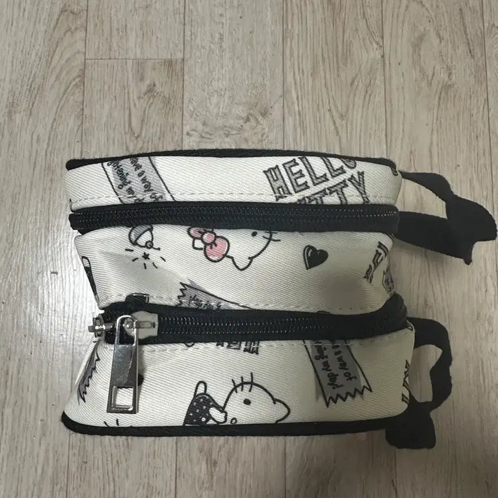 [BUNJANG] Hello Kitty Cinnamoroll Pouch Bundle / 시나모롤 파우치 새상품