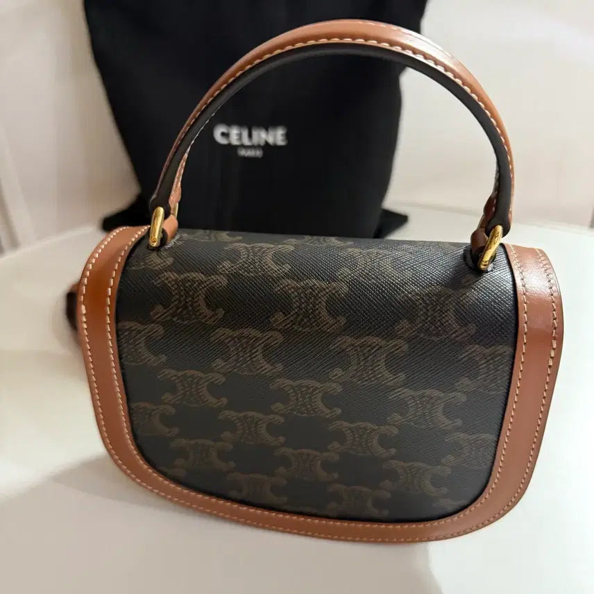 [BUNJANG] Celine Mini Clea Besace Triomphe Bag / 셀린느 미니 클레아 베사체 트리오페