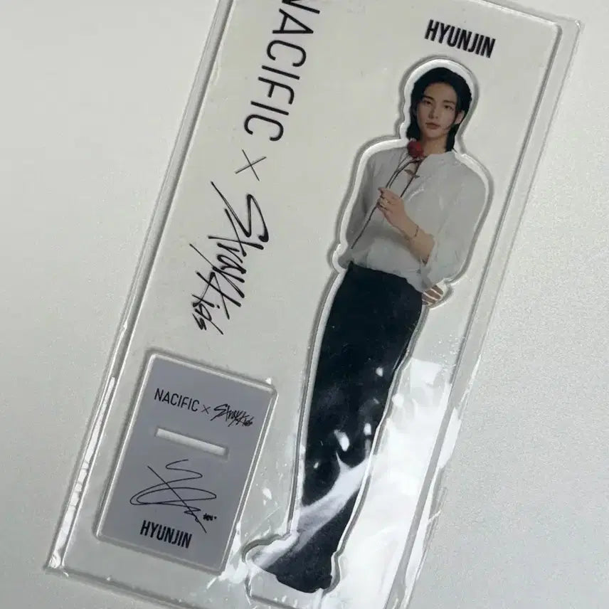 [BUNJANG] Stray Kids Hyunjin N.SSign Acrylic Standee (Sealed) / (미개봉) 현진 네시픽 아크릴 스탠드 straykids hyunjin