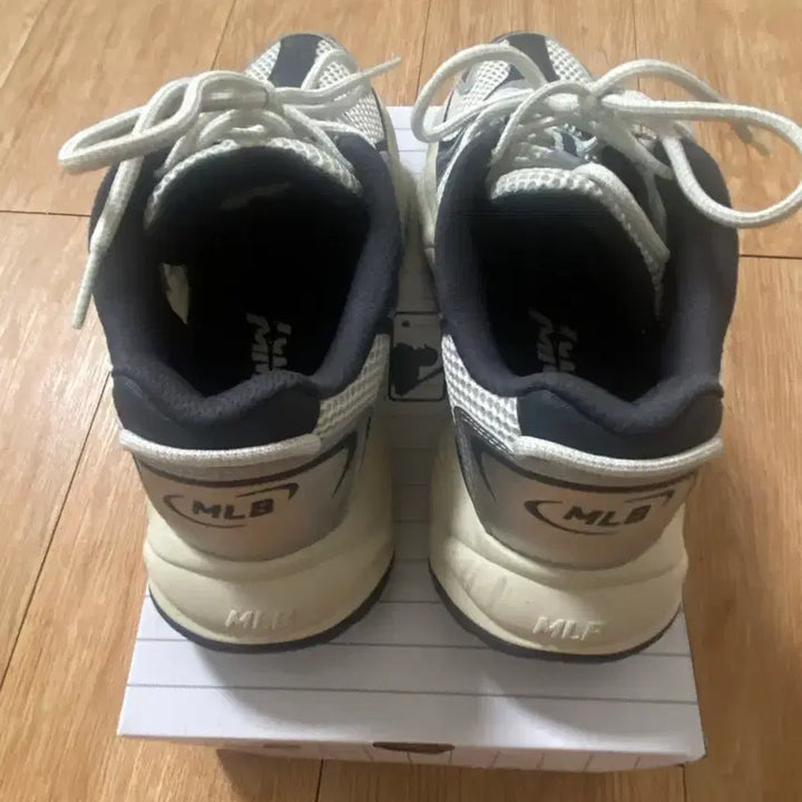 [BUNJANG] MLB Sneakers / 운동화