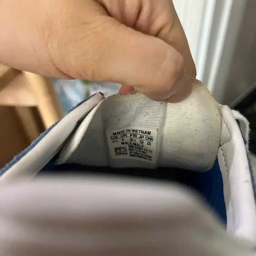 [BUNJANG] Adidas Gazelle Blue Sneakers / 아디다스 가젤 블루 운동화 225