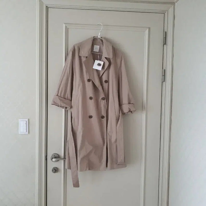 [BUNJANG] OZOC Beige Double-Button Trench Coat / OZOC 베이지 트렌치 코트 더블 버튼
