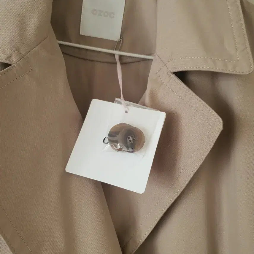 [BUNJANG] OZOC Beige Double-Button Trench Coat / OZOC 베이지 트렌치 코트 더블 버튼