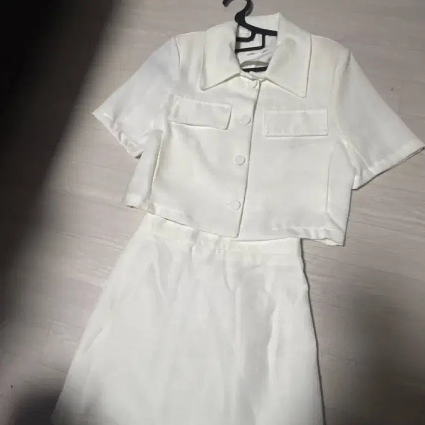 [SOLD OUT] 화이트 반팔 자켓 스커트 셋업