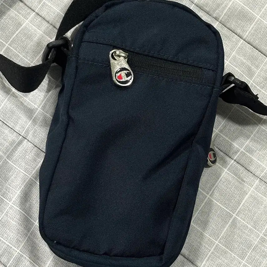 [BUNJANG] Champion Logo Mini Crossbody Bag (Navy) / 챔피온 로고 미니 크로스백 네이비