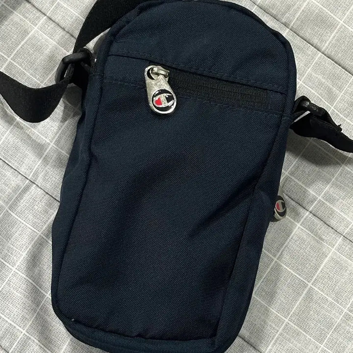 [BUNJANG] Champion Logo Mini Crossbody Bag (Navy) / 챔피온 로고 미니 크로스백 네이비