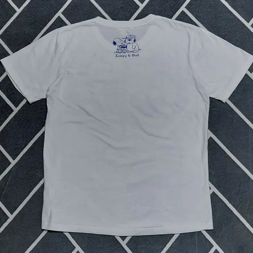 [BUNJANG] Snoopy &amp; Olaf Big Print White T-shirt / [정품] 스누피&amp;올라프 빅 프린트 화이트 티셔츠 (L사이즈)
