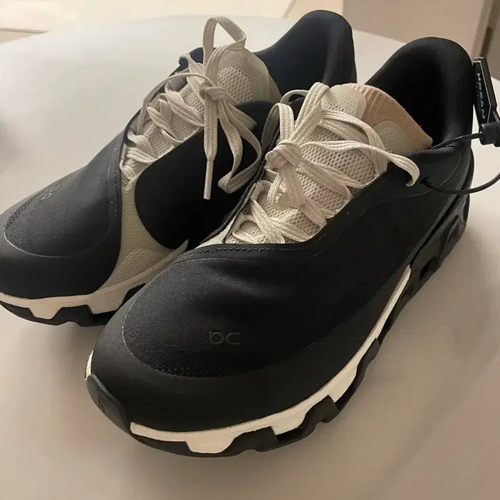 [BUNJANG] PAF Cloudmonster Hyper Black Sneakers / 온러닝 x PAF 파프 클라우드몬스터 하이퍼 블랙 240 새상품