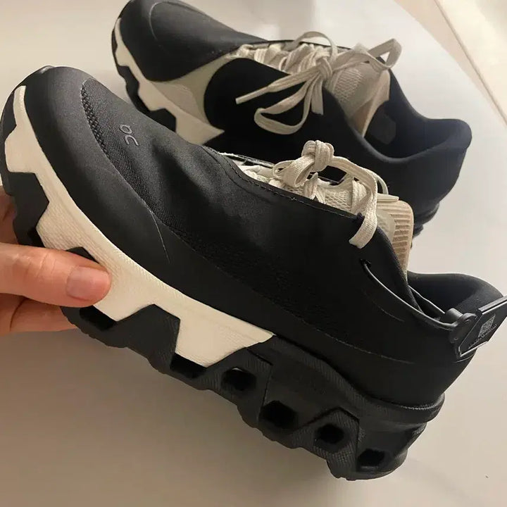 [BUNJANG] PAF Cloudmonster Hyper Black Sneakers / 온러닝 x PAF 파프 클라우드몬스터 하이퍼 블랙 240 새상품