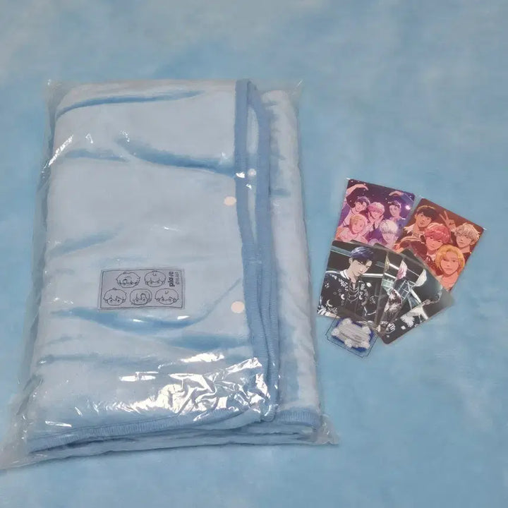 [BUNJANG] PLAVE Blanket, Photocard Bundle Set / 플레이브 콘서트 담요, 포카 판매