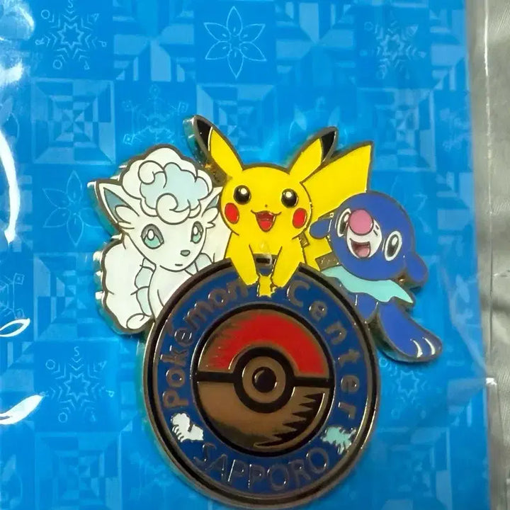 [BUNJANG] Pokemon Center Sapporo Metal Badge / 포켓몬센터 삿포로 메탈 벳지