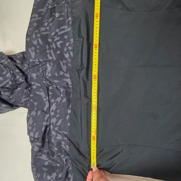 [BUNJANG] Umbro Geometra Windbreaker Jacket / 엄브로 바람막이