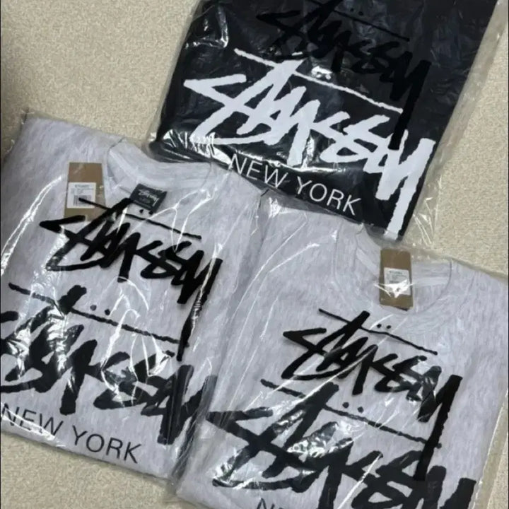 [BUNJANG] Stussy World Tour Black Sweatshirt (S) / 스투시 월드 투어 블랙 맨투맨S 미개봉 새상품