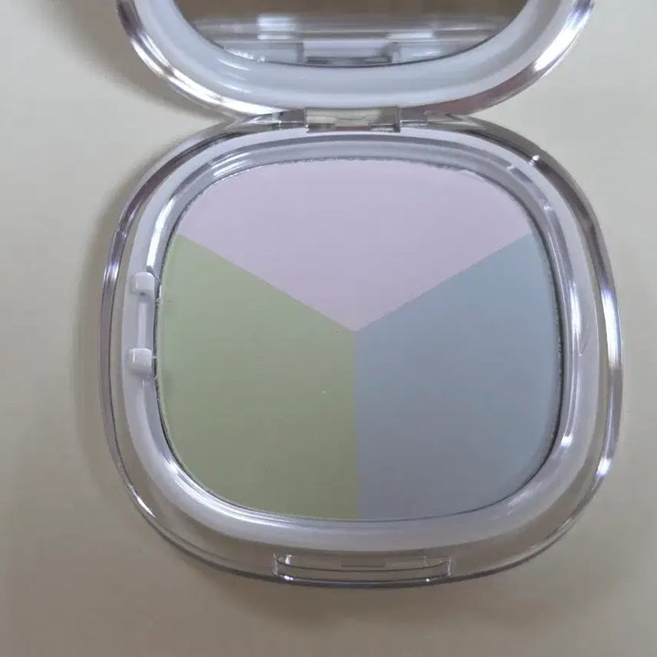 [BUNJANG] WAKE MAKE Pale Clear Powder Multi Color Pact / 웨이크메이크 파우더 멀티 컬러 팩트 (페일 클리어)