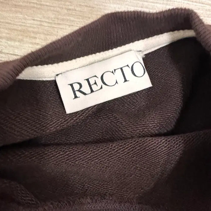 [BUNJANG] RECTO RC Logo Brown Sweatshirt / 렉토 맨투맨