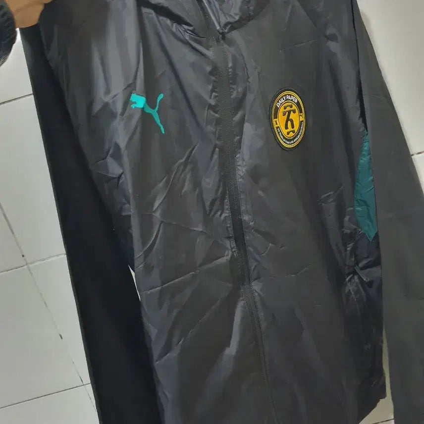 [BUNJANG] Puma Daily Paper Collaboration Windbreaker Jacket (M) / 푸마 데일리페이퍼 콜라보 바람막이 자켓m
