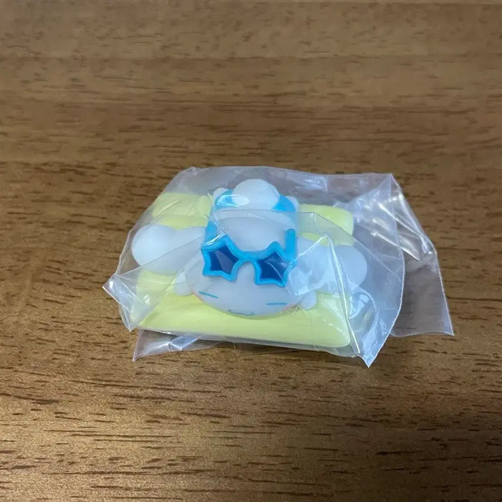 [BUNJANG] Sanrio Swimming Figure Gacha Set - Tanning Kitty, Hangyodon, Cinnamoroll / 산리오 모두 함께 스위밍 피규어 가챠 세트 태닝키티 한교동 시나모롤