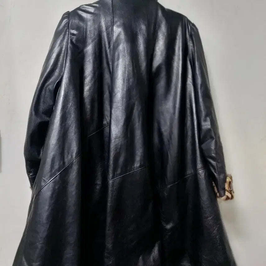 [BUNJANG] ELIZABETH DAY Italian Leather Leopard Fur Coat / ELIZABETH DAY 이태리 레더 블랙 호피퍼 코트