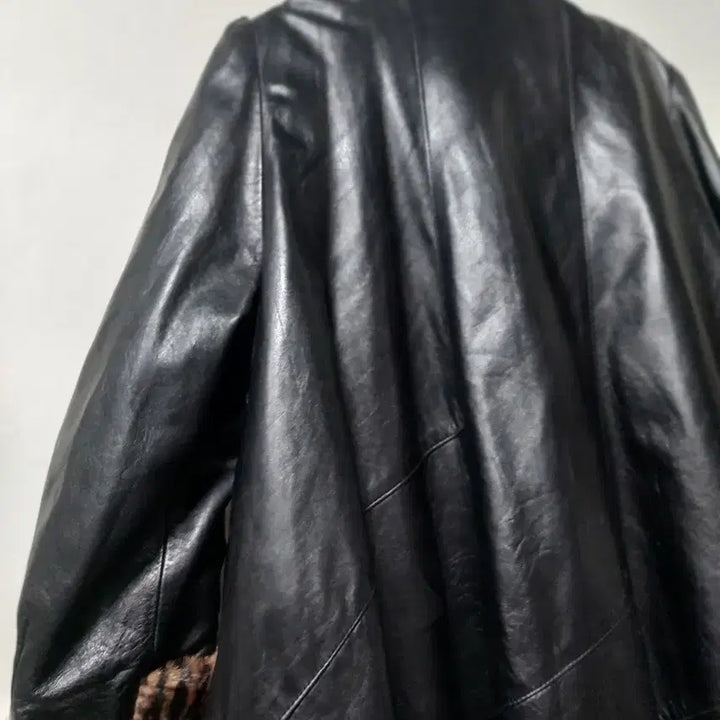 [BUNJANG] ELIZABETH DAY Italian Leather Leopard Fur Coat / ELIZABETH DAY 이태리 레더 블랙 호피퍼 코트