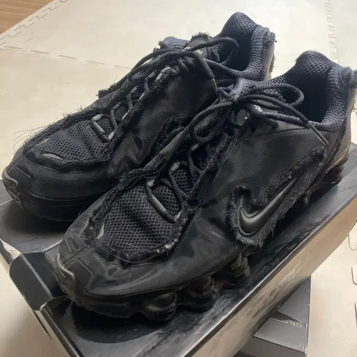 [BUNJANG] Comme des Garcons Nike Shox Black Sneakers / 꼼데 나이키 샥스 280판매