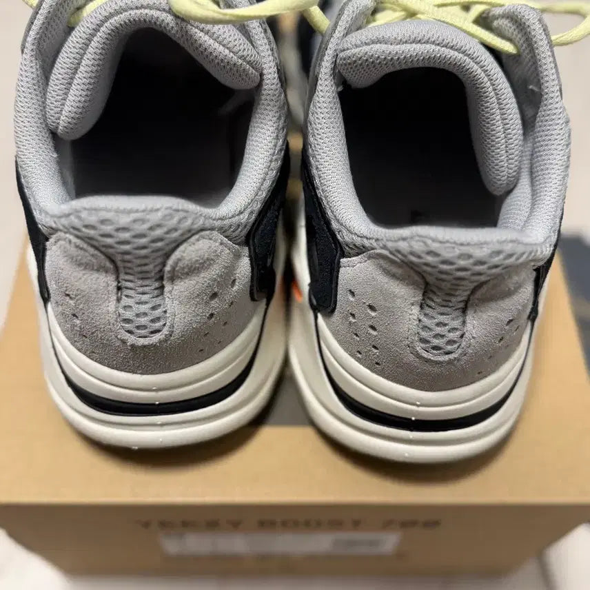 [SOLD OUT] 이지부스트700 웨이브러너 265