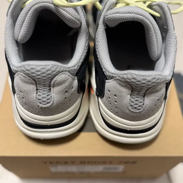 [SOLD OUT] 이지부스트700 웨이브러너 265