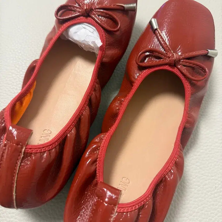 [BUNJANG] Lecomang Red Enamel Flat Shoes / 르코망 빨간색 에나멜 플랫슈즈