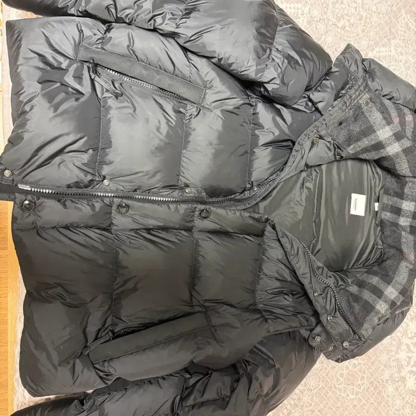 [BUNJANG] Burberry Black Down Padded Jacket / 버버리 블랙 다운 패딩