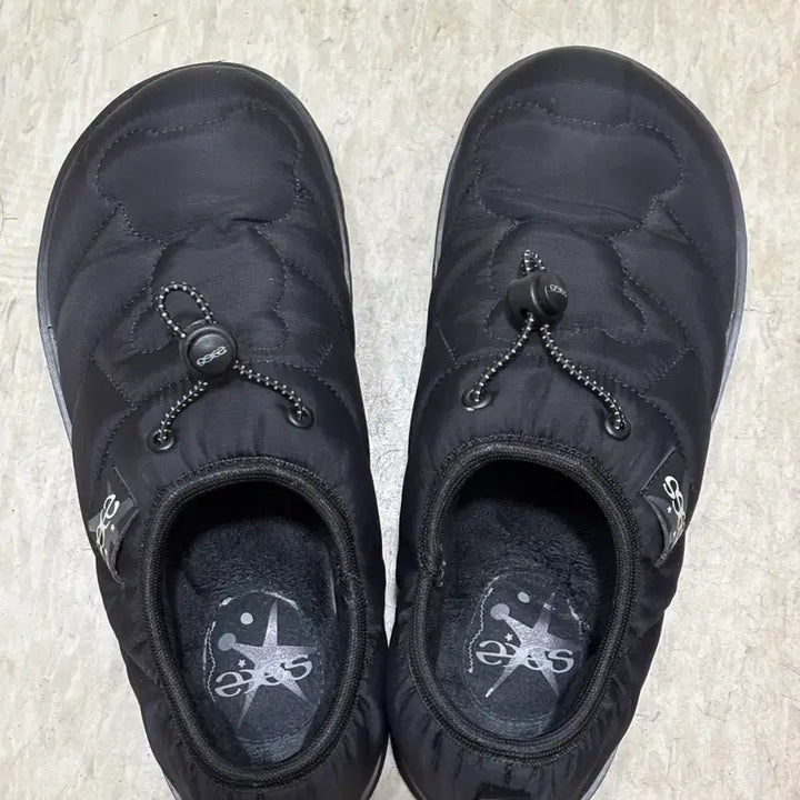 [BUNJANG] 23.65 Padded Winter Slippers - Matte Black / 23.65 패딩 방한 슬리퍼 베어 무광 블랙 240