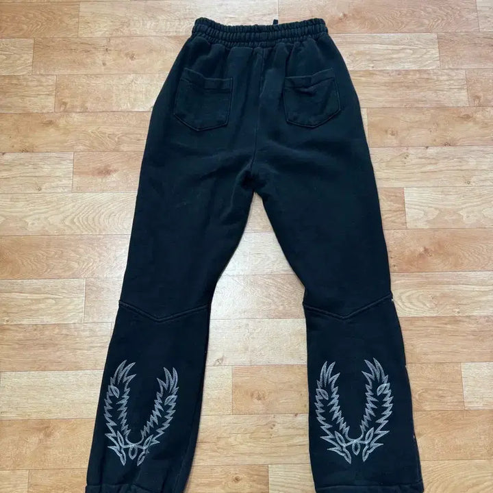 [BUNJANG] Nextdoorlips Western Sweatpants Size 2 / 넥스트도어립스 웨스턴 스웻팬츠 2사이즈