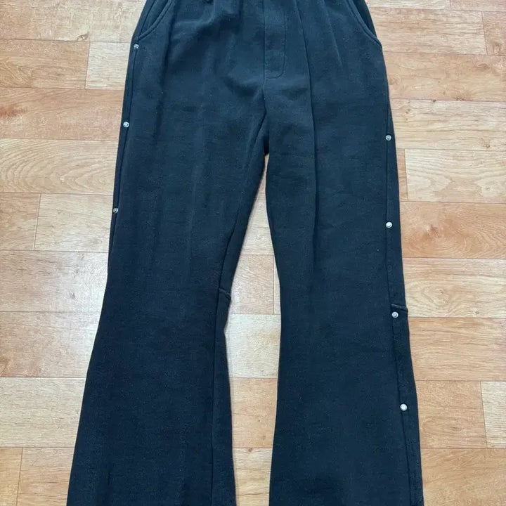 [BUNJANG] Nextdoorlips Western Sweatpants Size 2 / 넥스트도어립스 웨스턴 스웻팬츠 2사이즈