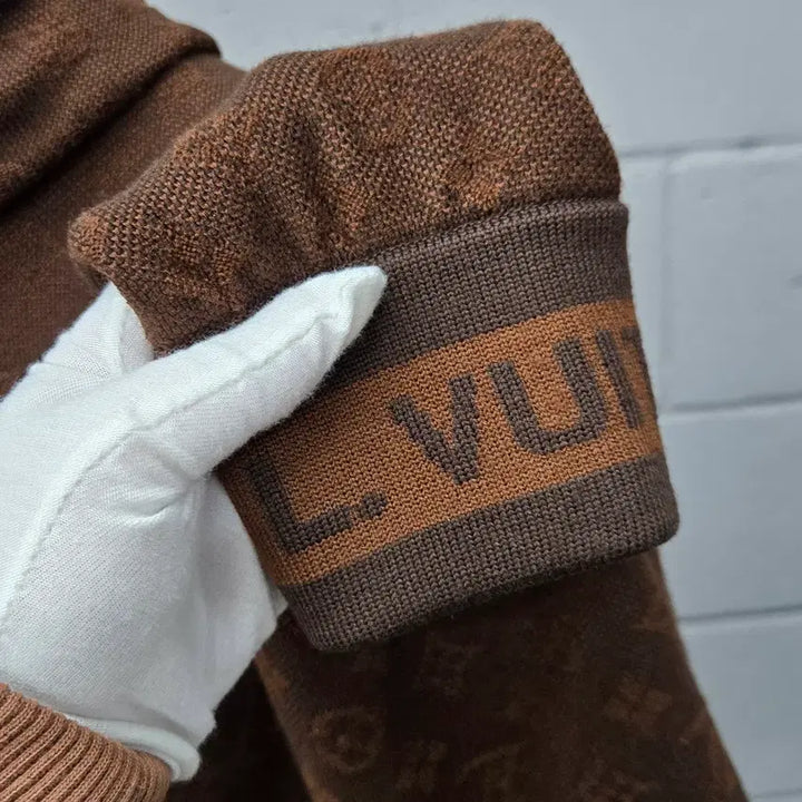 [SOLD OUT] [ 정품 ] 루이비통 LV 모노그램 니트 후드 M