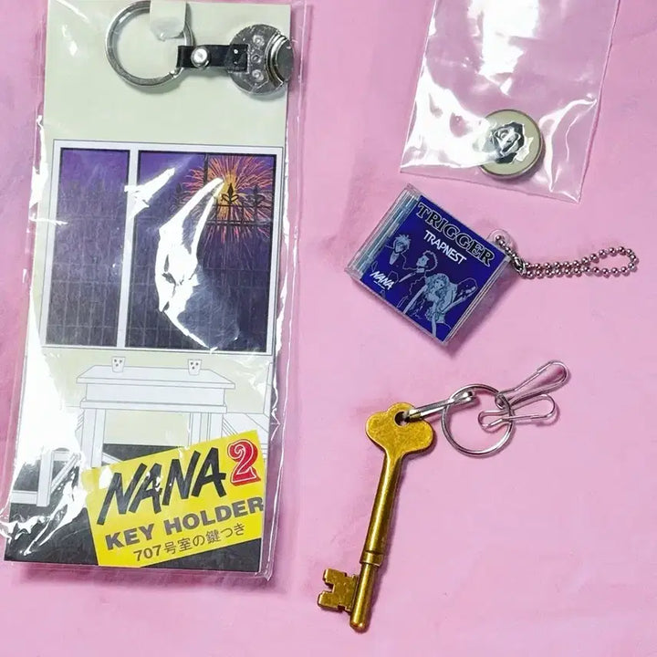 [BUNJANG] Yazawa Ai Nana Room 707 Key &amp; Tranes CD Strap Keychain Set / [2set] 야자와아이 나나 707호 열쇠 트라네스 cd 스트랩 키링