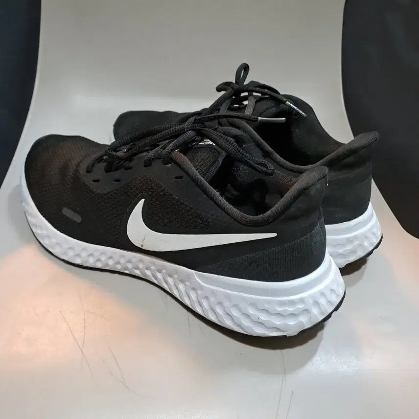[BUNJANG] Nike Revolution 5 Black Sneakers 275mm / 나이키 레볼루션 5 블랙 운동화 275mm