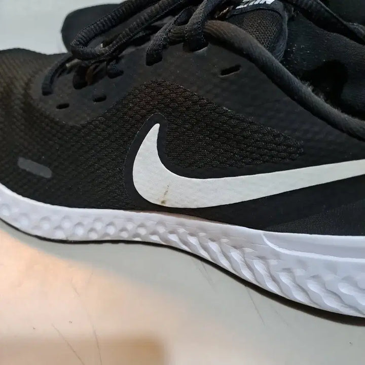 [BUNJANG] Nike Revolution 5 Black Sneakers 275mm / 나이키 레볼루션 5 블랙 운동화 275mm
