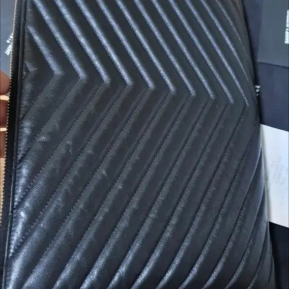 [BUNJANG] Yves Saint Laurent New Medium Silver Clutch Bag / 입생로랑 뉴미듐 은장 클러치/클러치백 정품S급(영수증O)