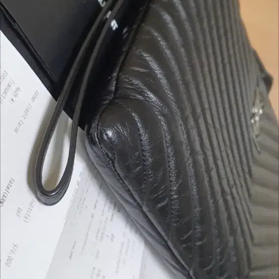 [BUNJANG] Yves Saint Laurent New Medium Silver Clutch Bag / 입생로랑 뉴미듐 은장 클러치/클러치백 정품S급(영수증O)