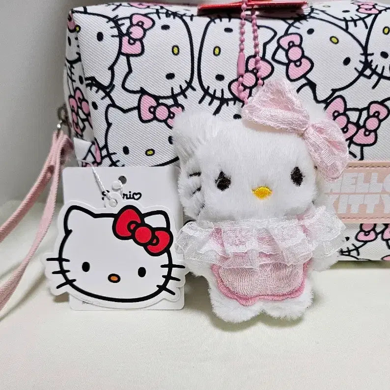 [BUNJANG] Hello Kitty Pouch Handbag Set / 헬로키티 파우치 손가방 + 인형 키링 세트