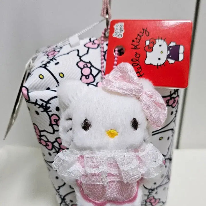 [BUNJANG] Hello Kitty Pouch Handbag Set / 헬로키티 파우치 손가방 + 인형 키링 세트